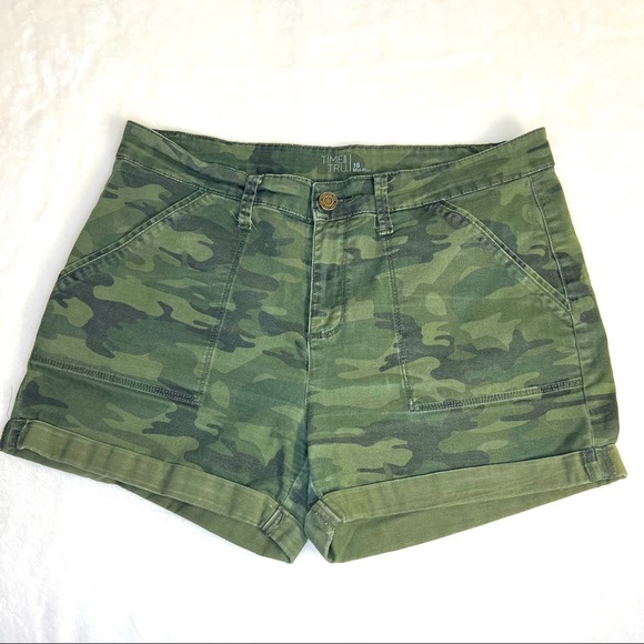 Time and Tru Pants - TIME & TRU Camo Mid-Rise Shorts Snap Pockets Size 16